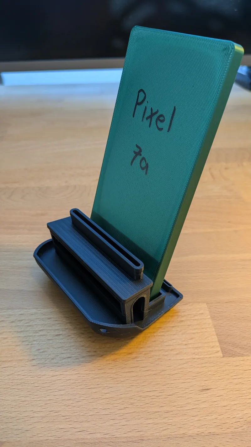 Phone Holding Benchy
