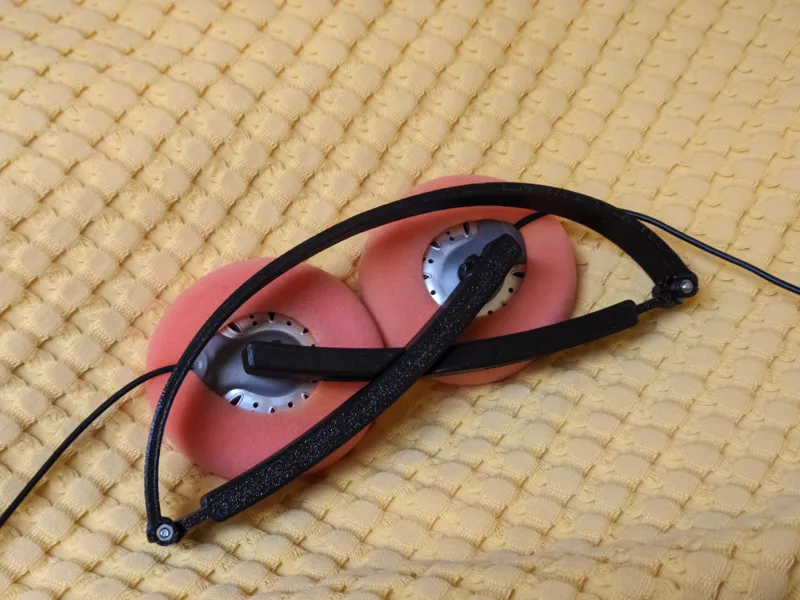 Foldable Koss KSC75 headband - remix for M2 screws