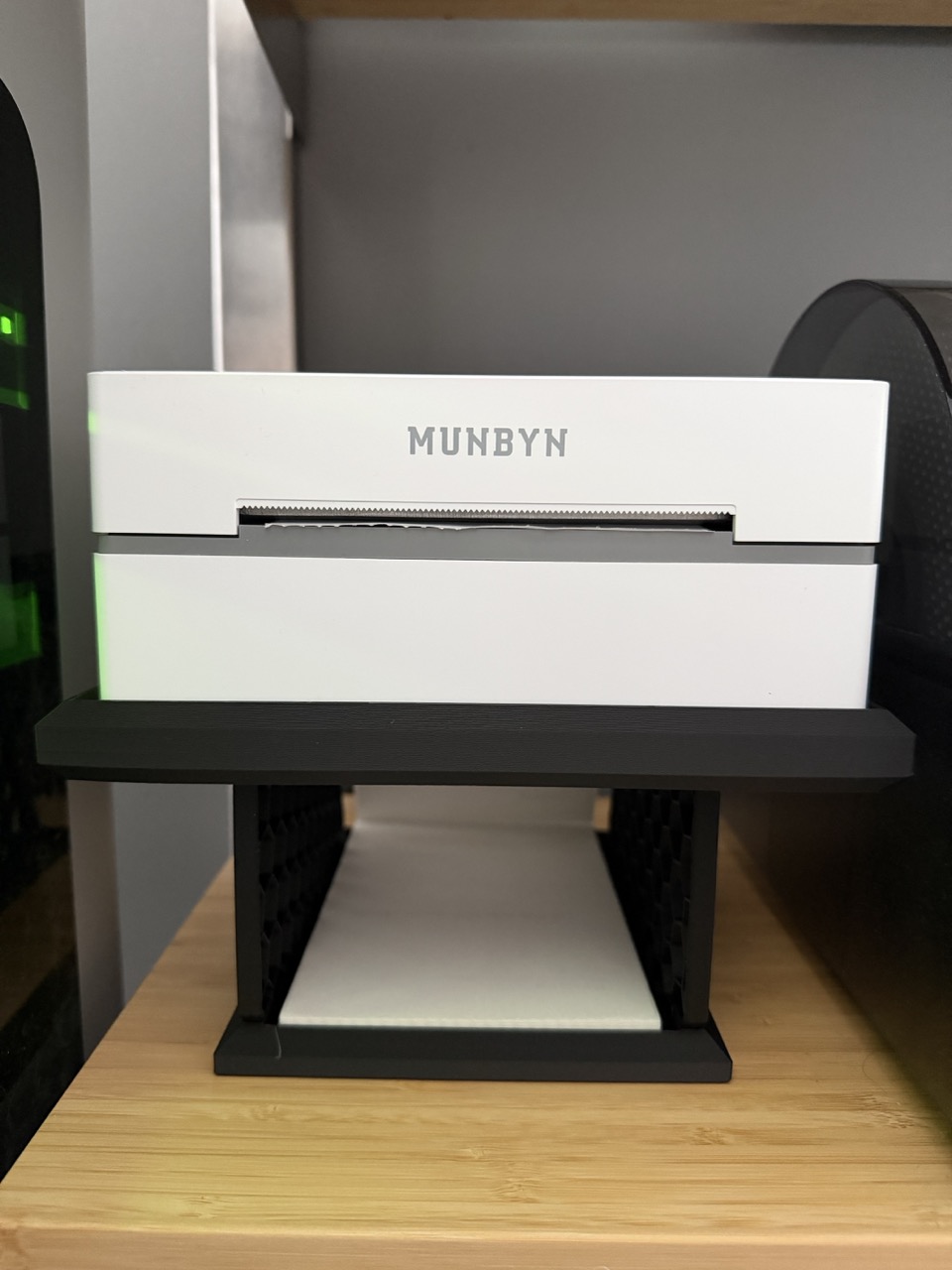 Miniatura 2 do modelo 3D Munbyn Label Printer Shelf Stand