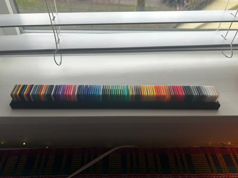 100 Colour Swatch Holder