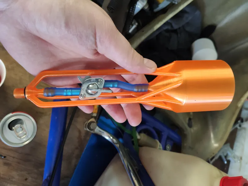 Gravity brake bleed tool for karts master cylinder