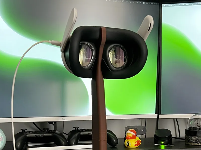 Meta Quest debug stand