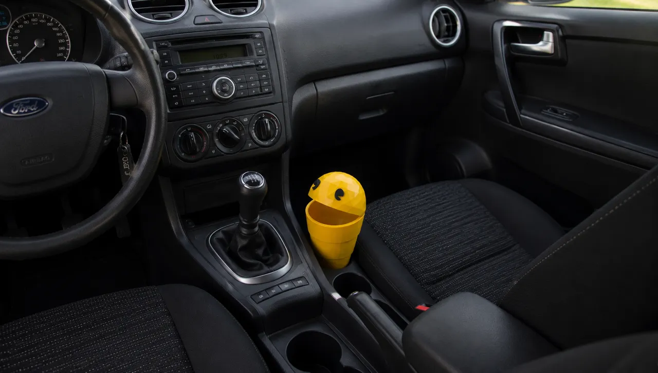 Pac-Man car trash bin view 2