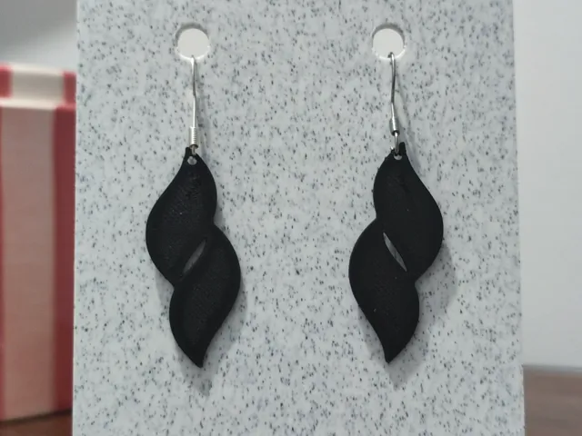 Aretes Llama Oscura