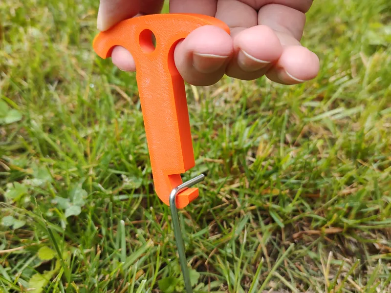 Tent peg remover