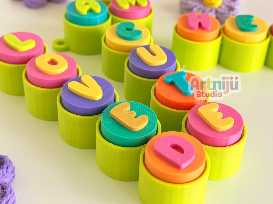 ROUND CIRCLE NAME LETTERS CLICKER BAG CHARM 3D model