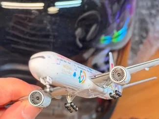 1/400 Phoenix model GE90 engine blade replacement