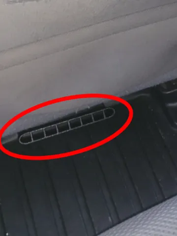 Figura decorativa: Toyota Tacoma gen 2/3 rear floor vent extender — vista de referencia 2