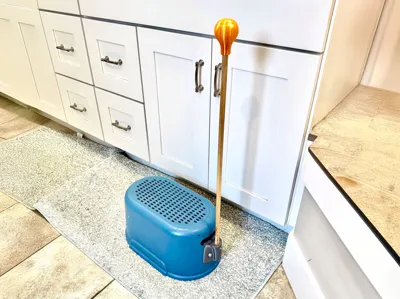 Step Stool Easy-Move Elevated Handle