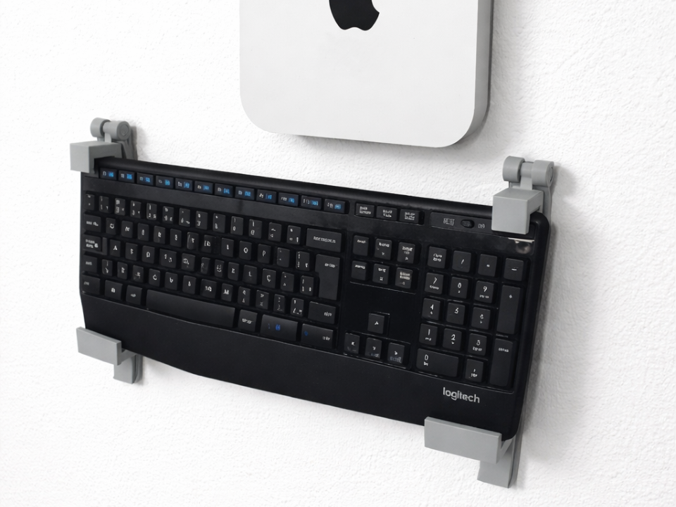 Retractable keyboard wall mount