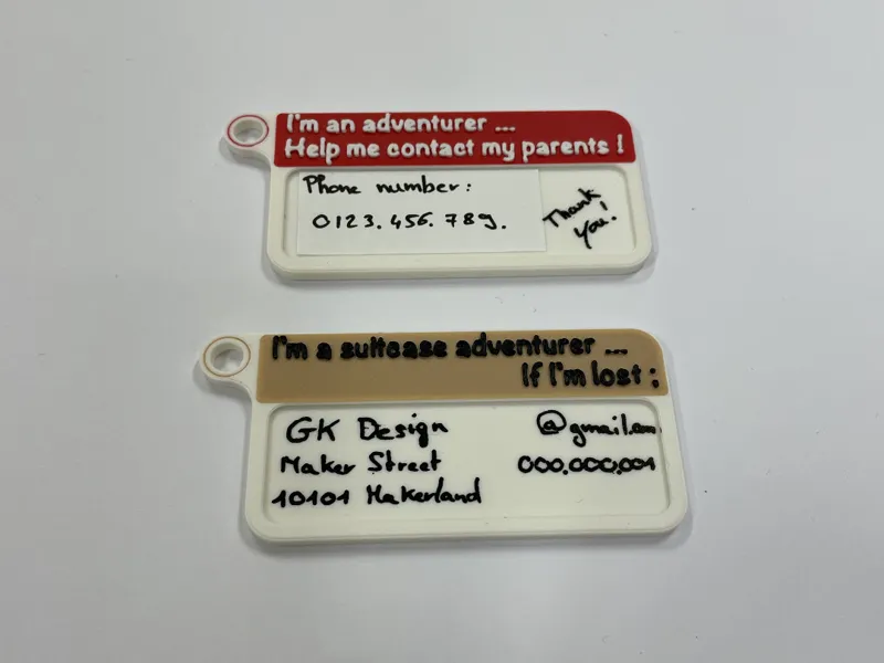 Plaquette pour les enfants et les valises