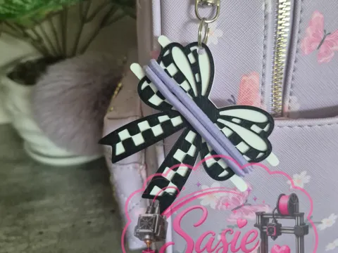 Accesorio para sujetar ligas de cabello: Checkered Bow Hair Tie Holder Keychain — referencia de MakerWorld