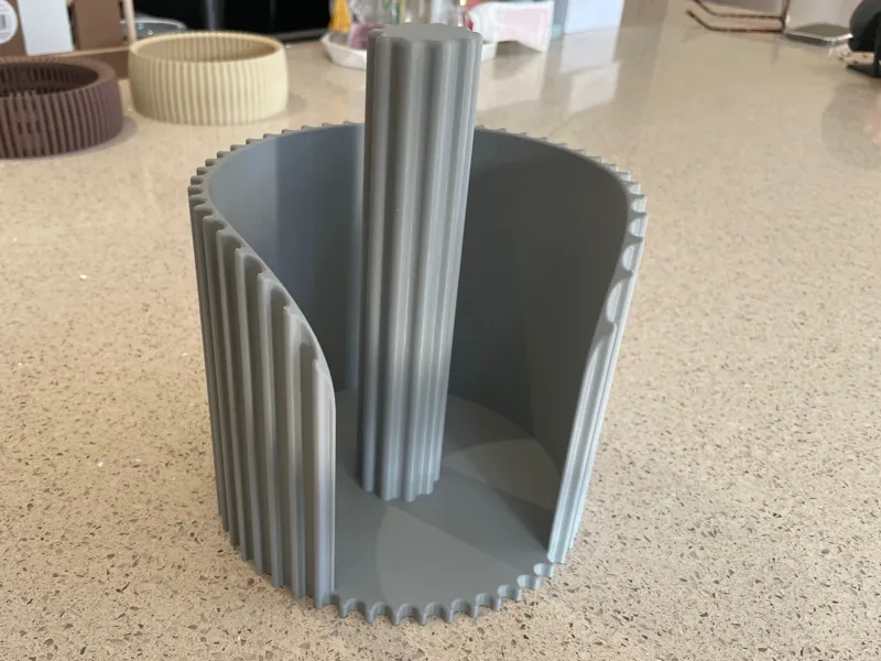 Kitchen roll holder