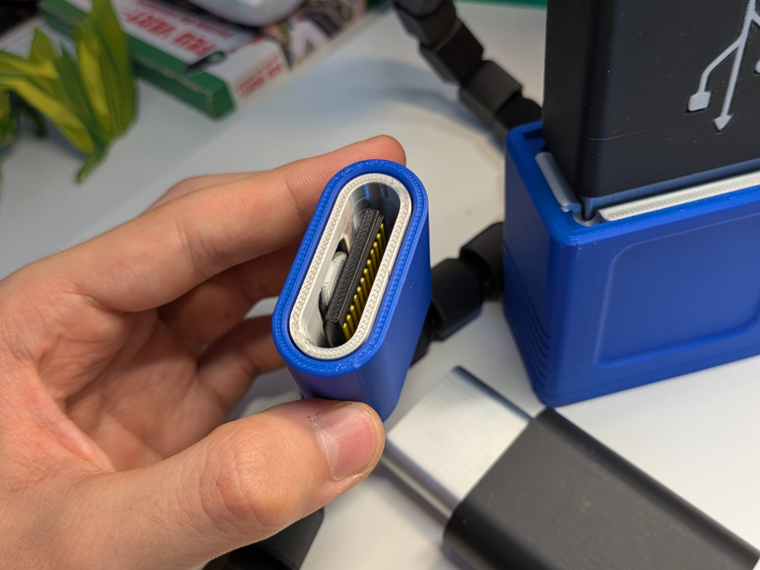 Mega USB C Port - 1