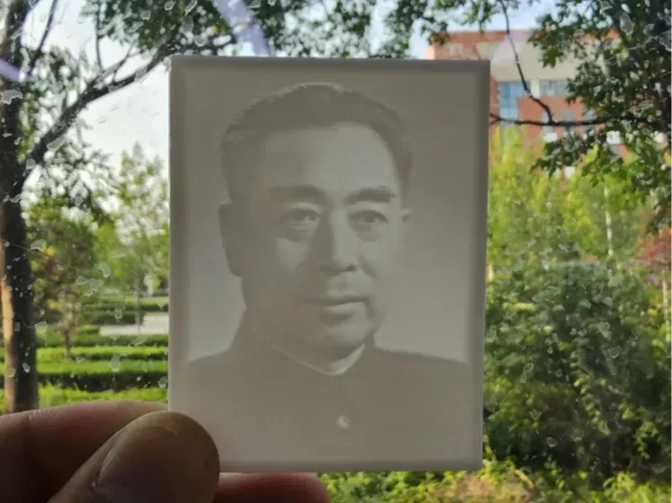 (单色浮雕画)每日一位历史名人“人民的好总理”——周恩来(中国)