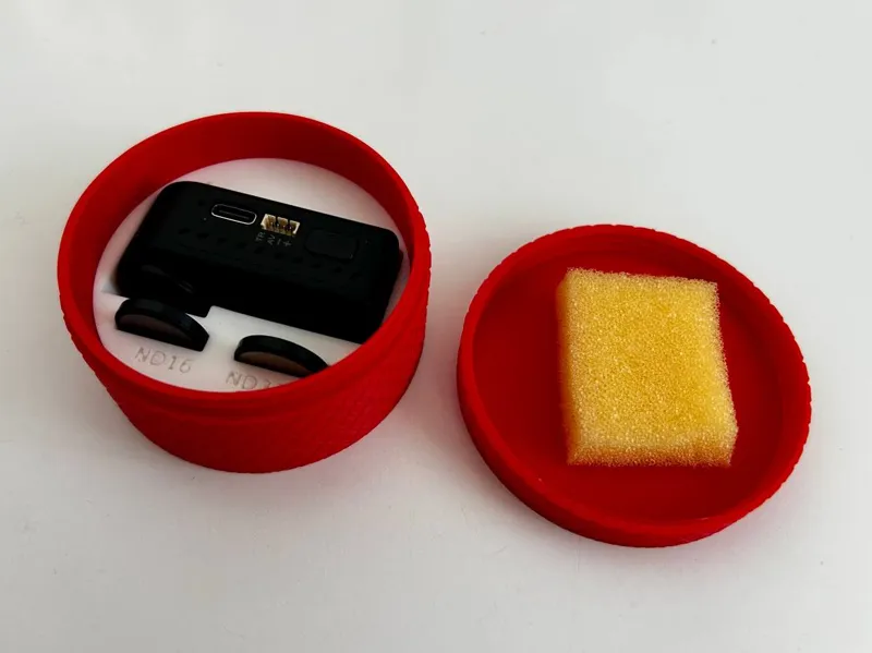 Hawkeye Thumb2 travel case