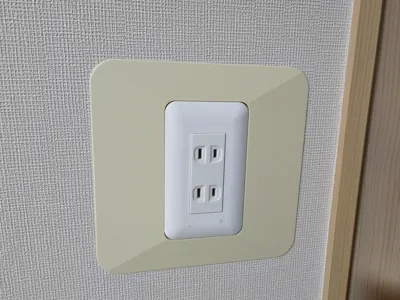 猫イタズラ防止コンセントカバー / Cat-Proof Outlet Cover
