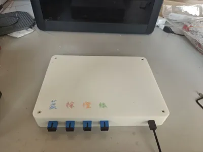 1-in-4-out Fiber Optic Desktop Terminal Box (Supports Drop Cable Cold Splice/SC/LC Flange)