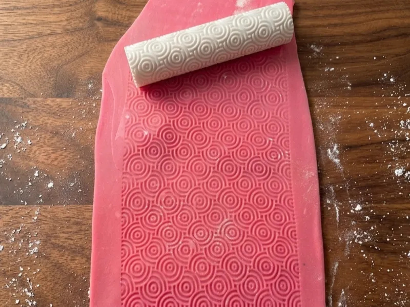 Circles pattern roller