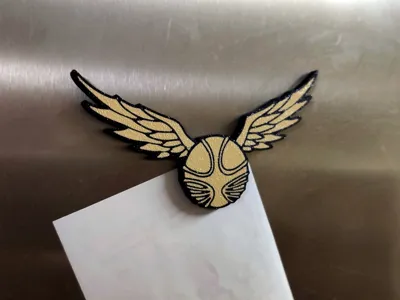Golden Snitch fridge magnet / Imán Snitch dorada