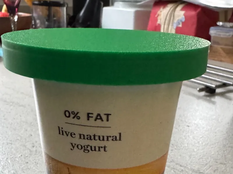 Lid / cap for plastic yogurt (yoghurt) container