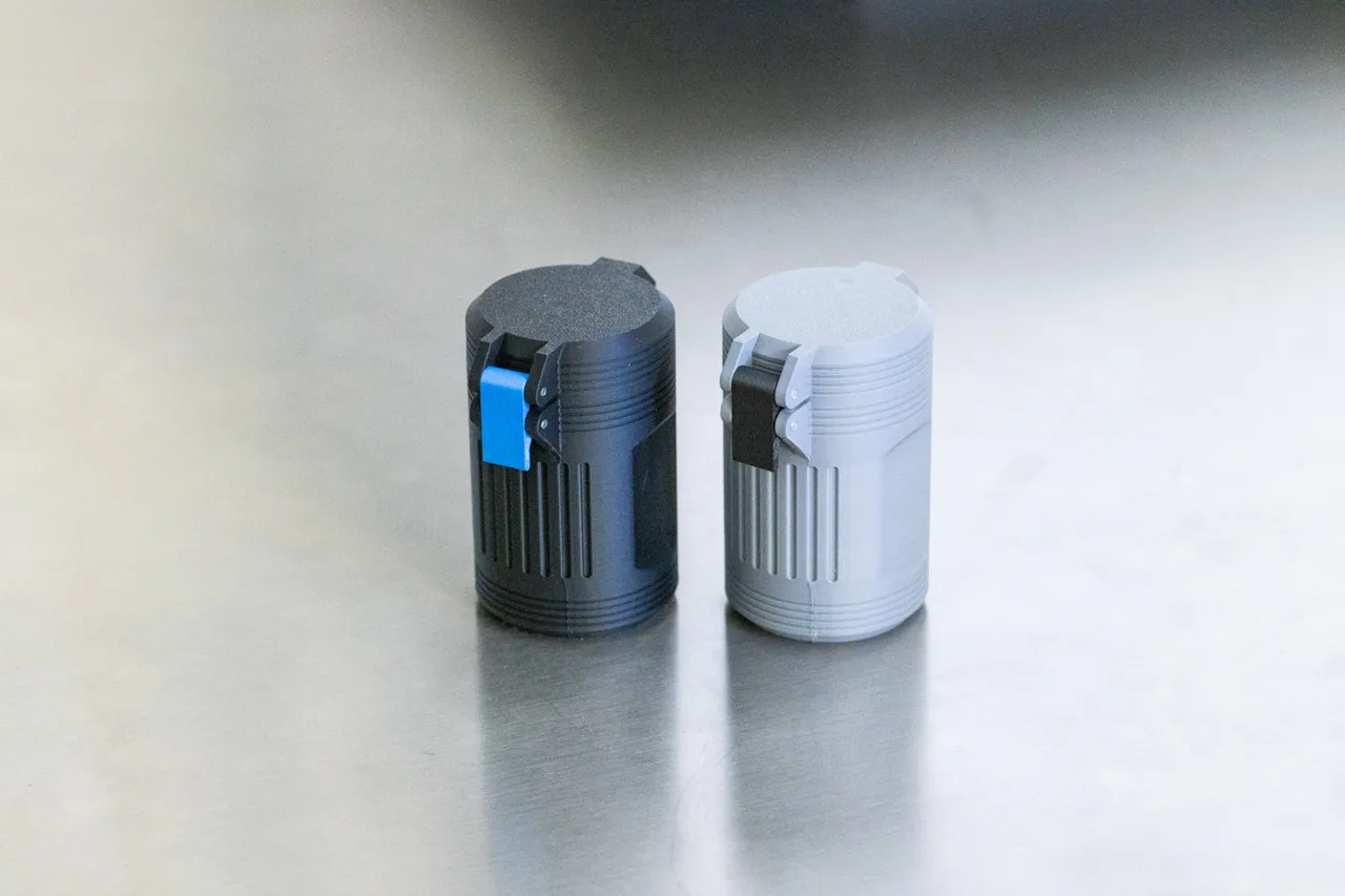 Mag Flip Case Round view 3