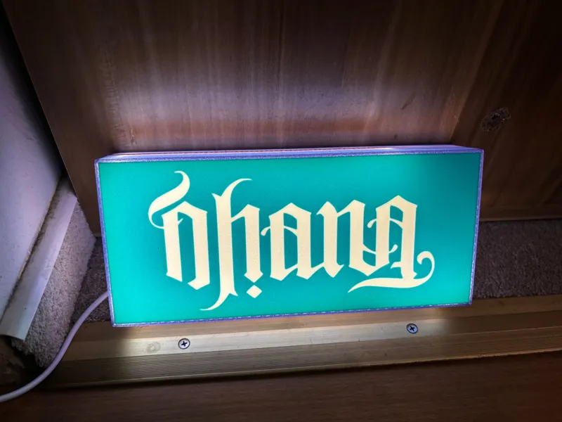 Ohana – Family Turnable light