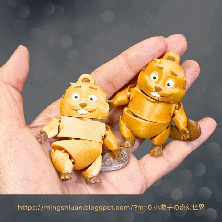 Articulated Beaver Mabel Keychain
