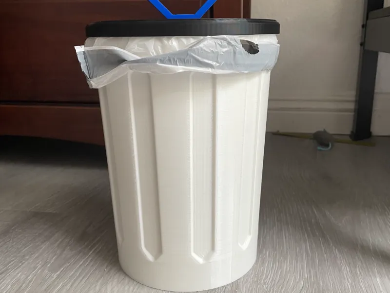 Trash Can with Lid