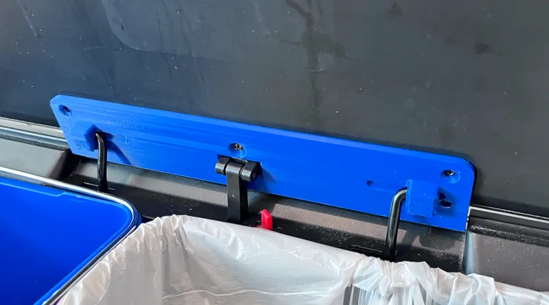 Rubbermaid Elite Trashcan lid replacement part