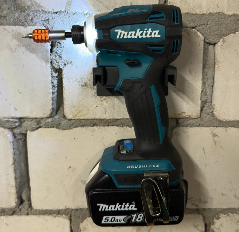 Makita Impact simple wall mount