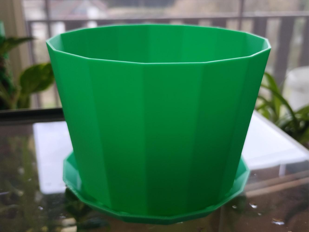 DryFlow 15-Sided Flower Pot