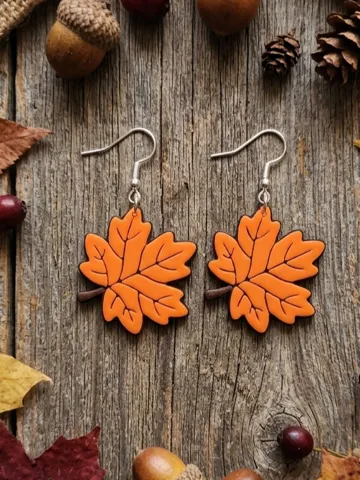 Pendientes: Maple Leaf Earrings — vista de referencia 2