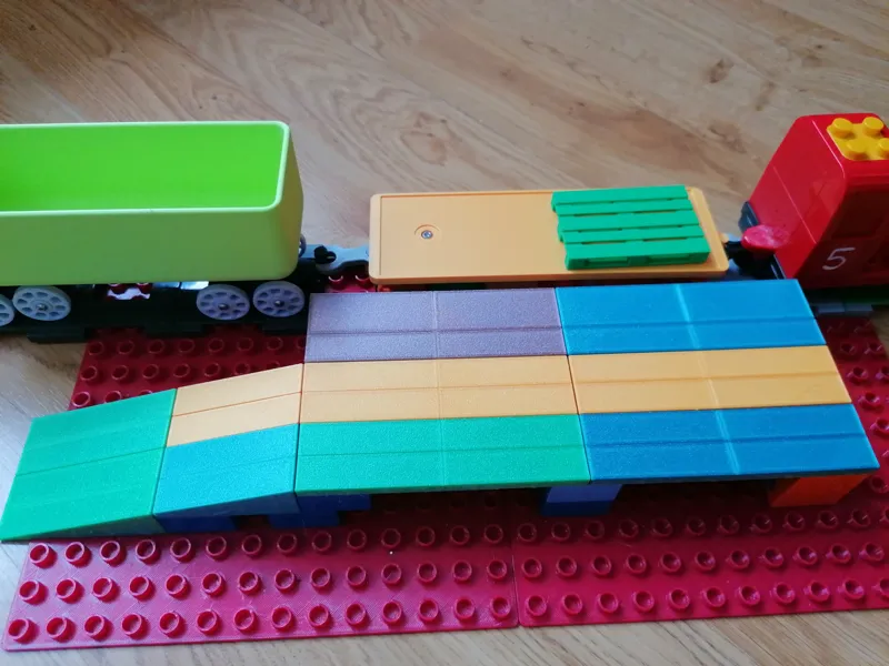 Einfacher Güterbahnhof mit verschiedenen Wagons