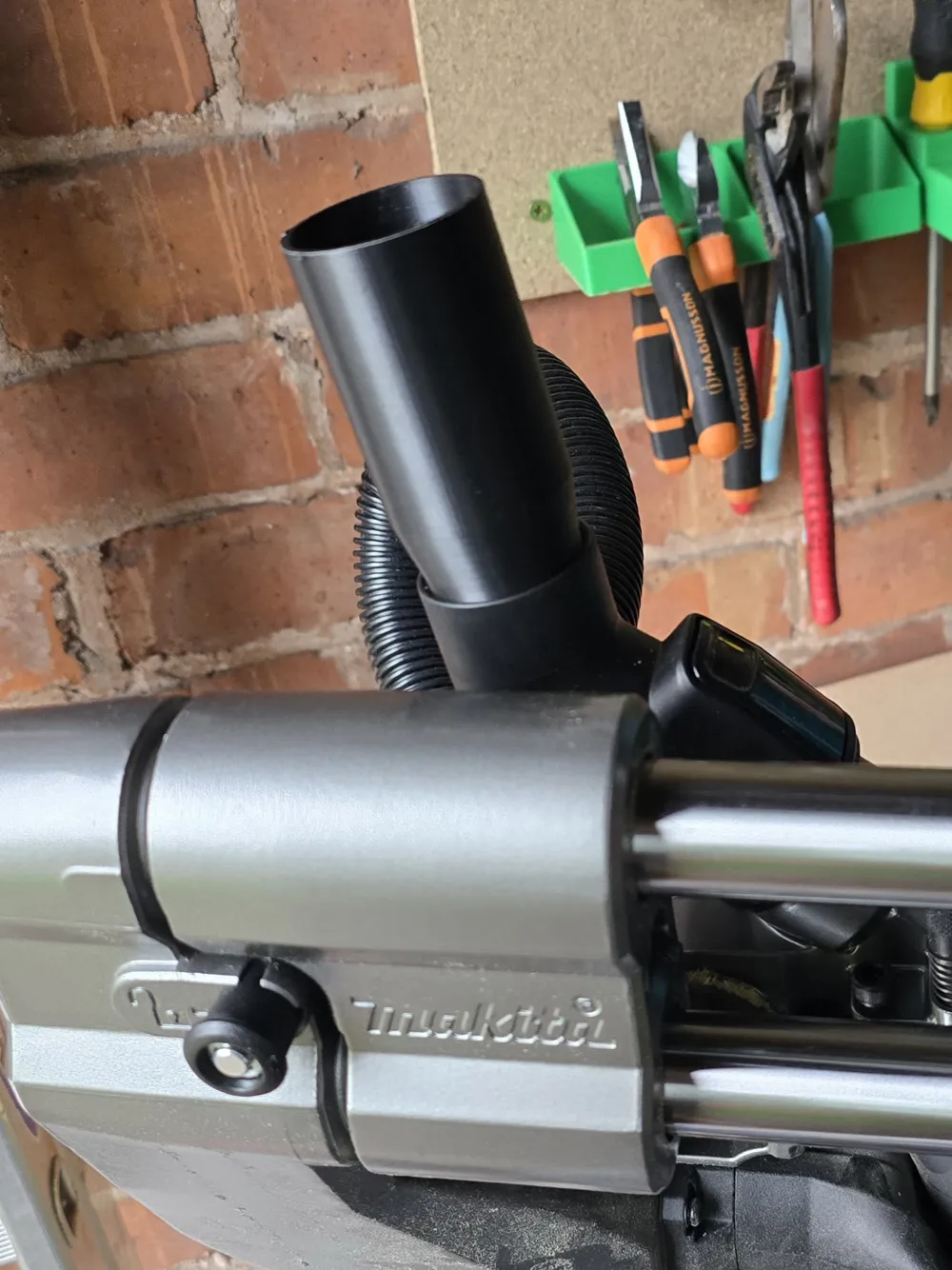 Makita to Henry Dust extraction adaptor - Free 3D Print Model - MakerWorld