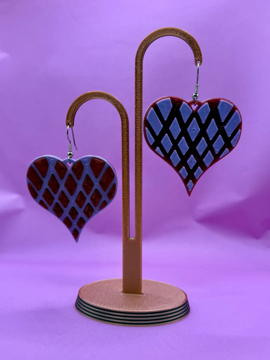 Gridded heart earrings view 2