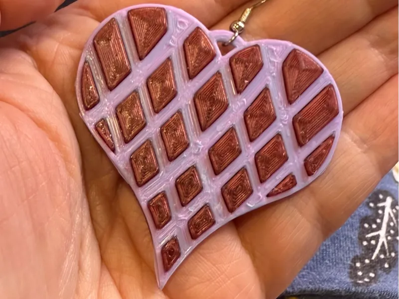 Gridded heart earrings