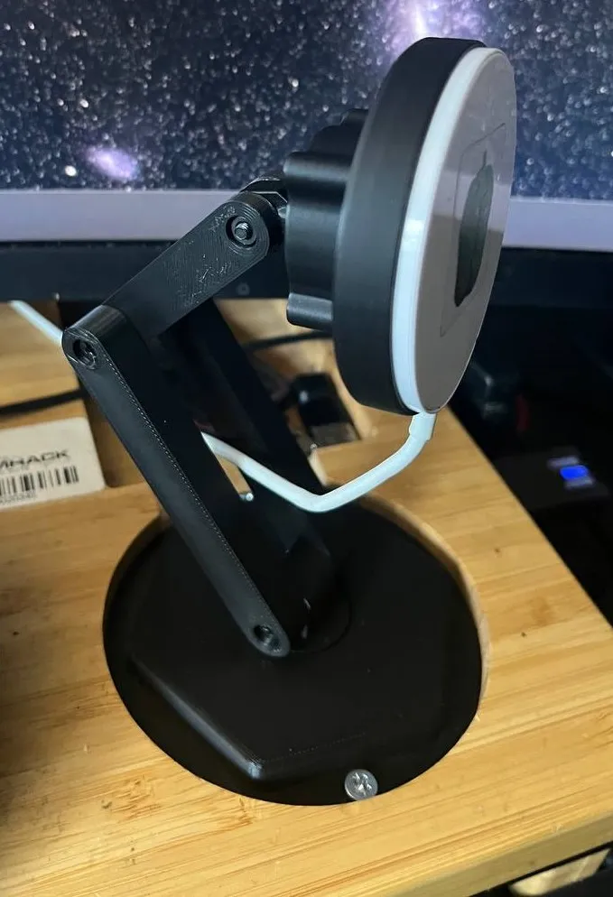 MagSafe iPhone Stand