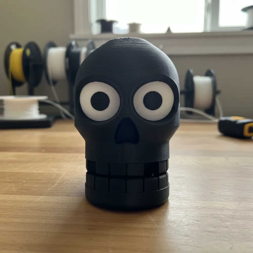 ARTICULATED SKULL TOY - Free 3D Print Model - MakerWorld