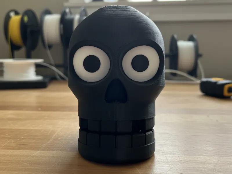 ARTICULATED SKULL TOY