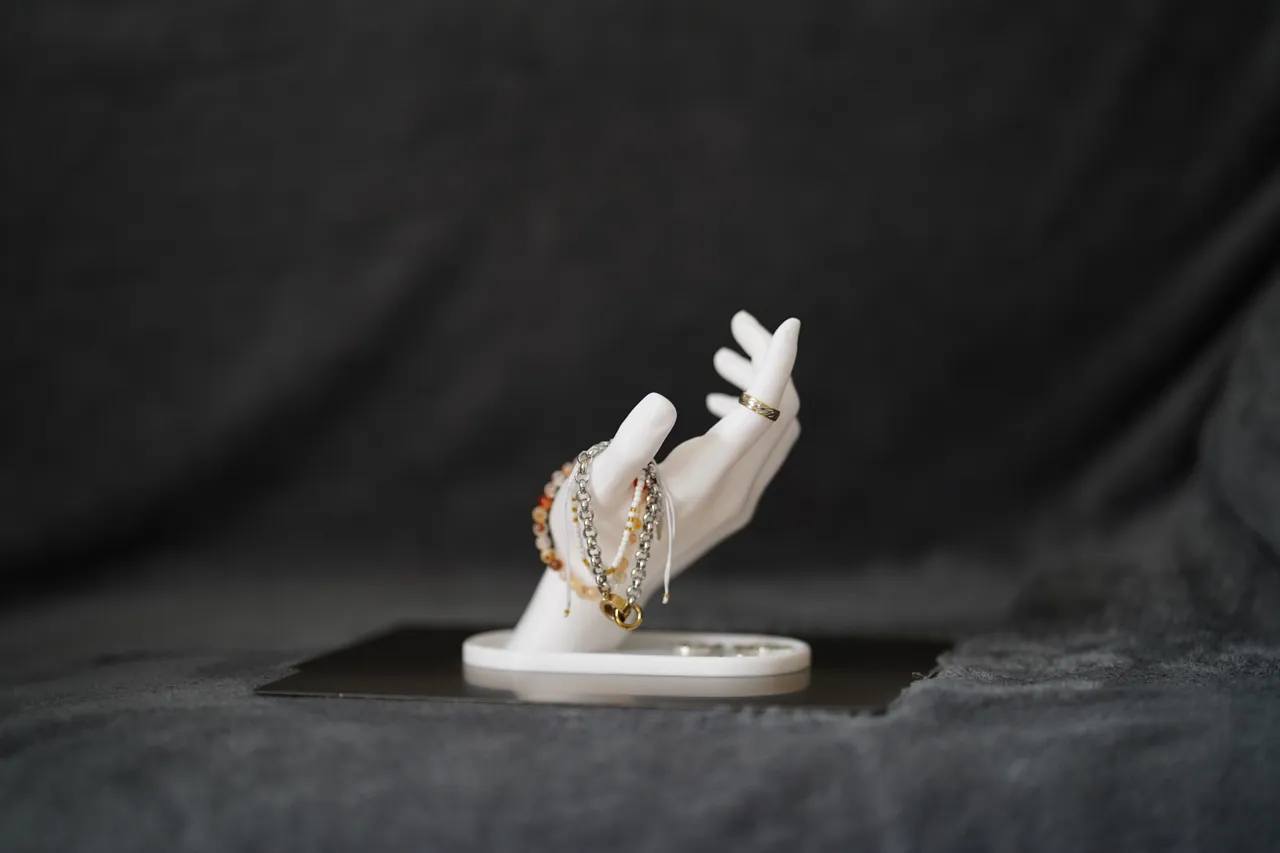 3D Scanned Hand Jewelry Holder, No Supports! view 2