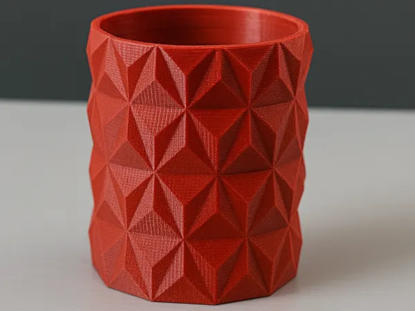 Pot prisme rouge moderne