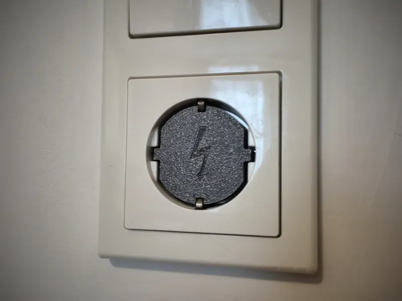 Magnetic Child Safety EU Socket Cover