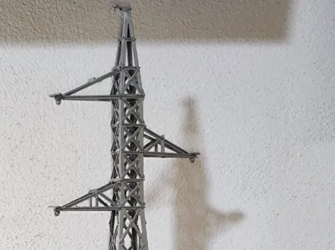 Modelo para impresión 3D: Torre eléctrica de celosía 4 patas escala H0 y 0 — referencia de MakerWorld