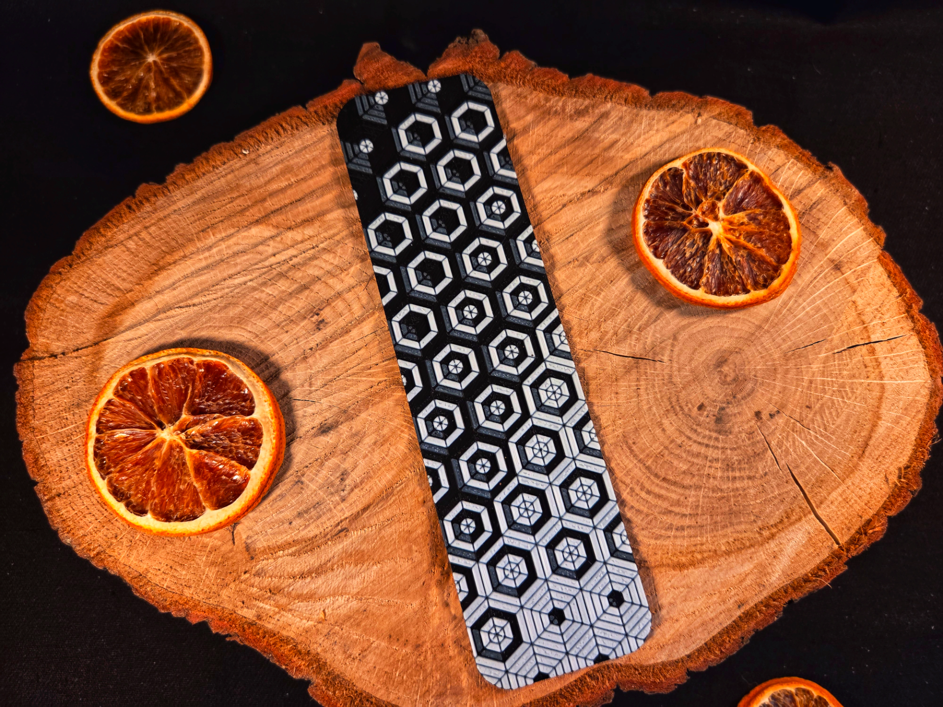 Hexagonal pattern bookmark - hueforge