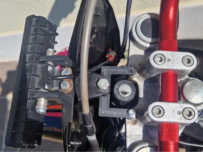 YZ Plate Adapter for Derbi Senda / Aprilia SX-RX