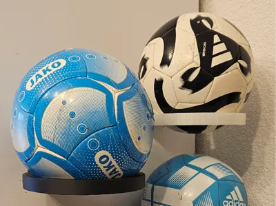 Ball holder 