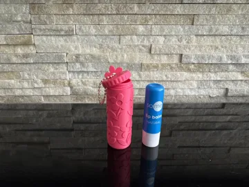 Llavero: Flower Lipbalm Holder with Keychain Hole — vista de referencia 3
