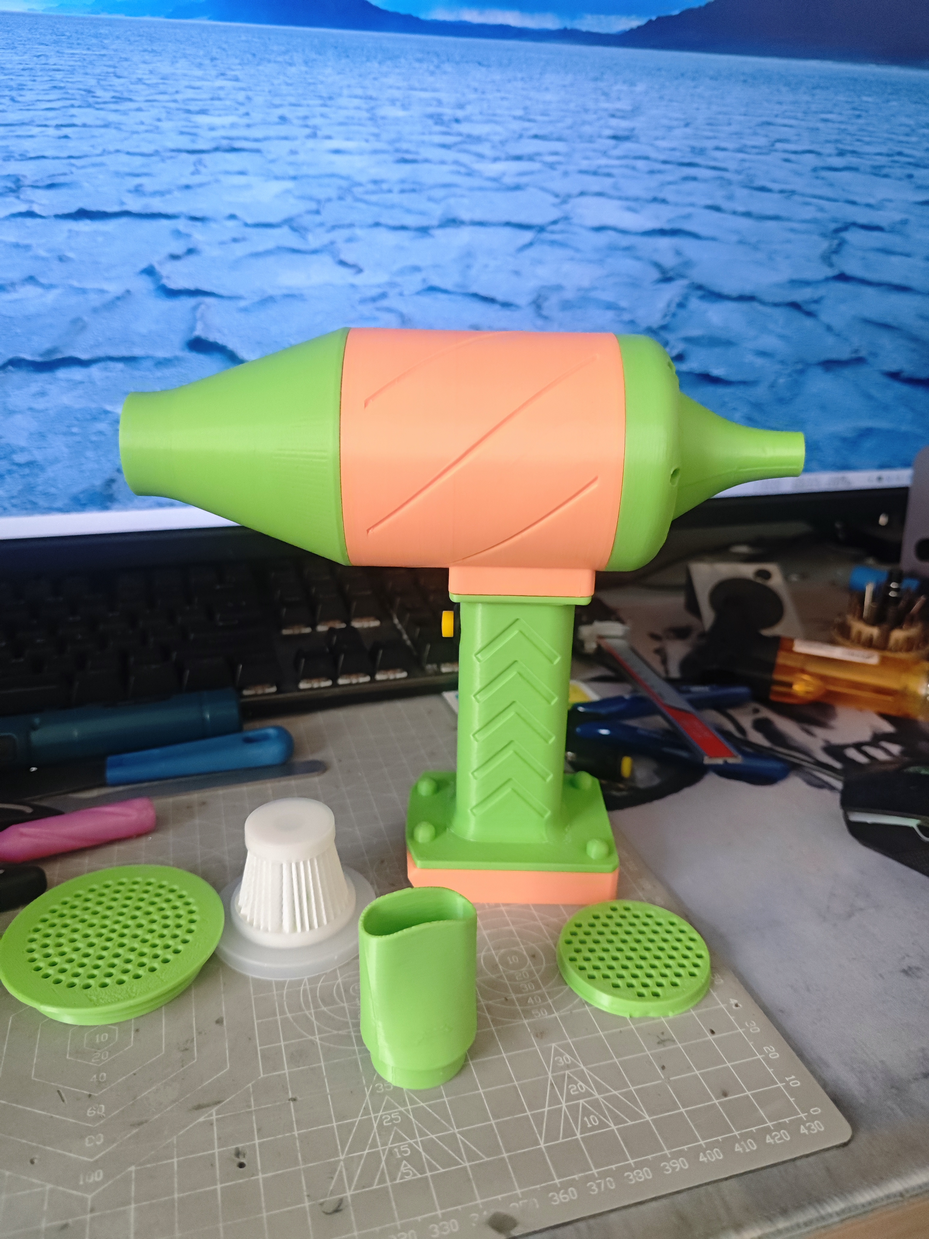 Miniatura 2 do modelo 3D 暴力风扇 戴森V8电机 车载吸尘器 大艺A3插脚
