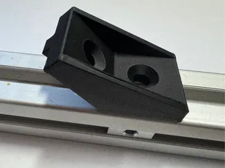 Winkel 30x30 45° für Alu-Profile mit 8mm Nut